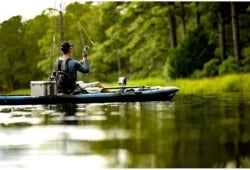 Garmin Striker Vivid 9sv, Easy-to-Use 5-inch Color Fishfinder and Sonars Transducer, Vivid Scannings Sonar Color Palettes, 9 inch (010-02554-00)