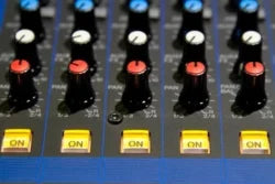 Yamaha MG16XU 16-Inputs 6-Bus Mixers with Effects