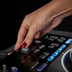 Pioneer DJ DDJ-REV7 DJ Controllerss