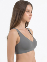 Deep V Wireless Bra with Natural Lift - Image 10