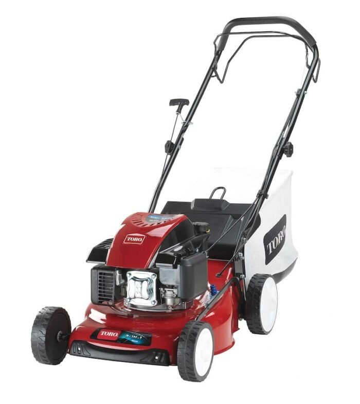 Large_e5bc3e16-b1bd-436f-87b7-feb2a7473fd4-700x785-1.jpg Toro Recycler S46O Self Propelled Petrol Lawn Mower - Image 1