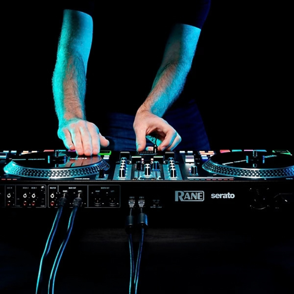 Rane-ONE-Professional-Motorizeds-DJ-Controllers_3.png
