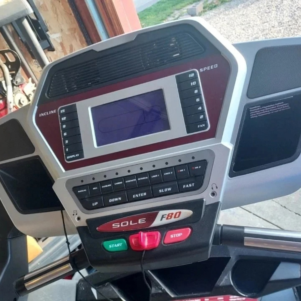 Sole-F80-Treadmill_2.png