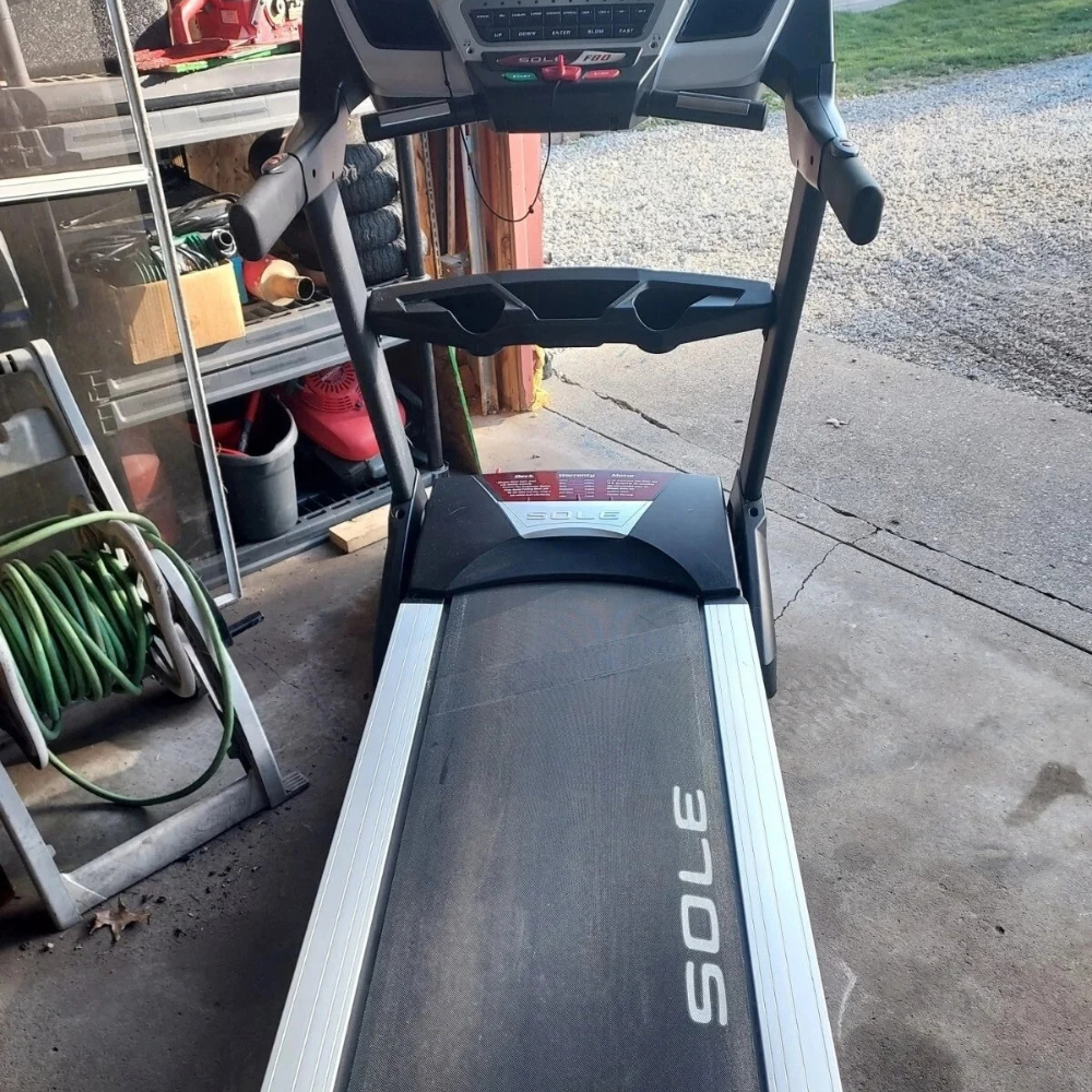 Sole-F80-Treadmill_3.png